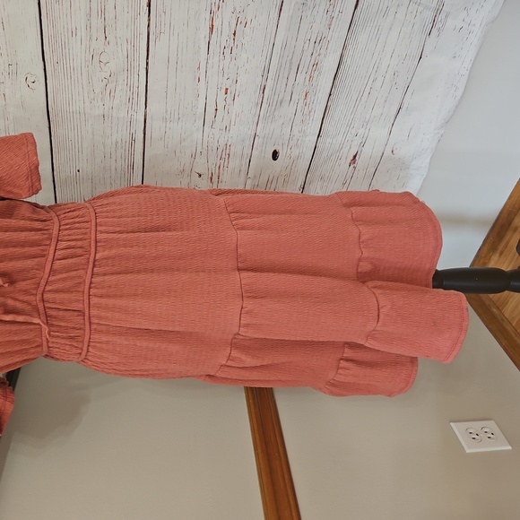 Gilli Dress - Picture 4 of 17